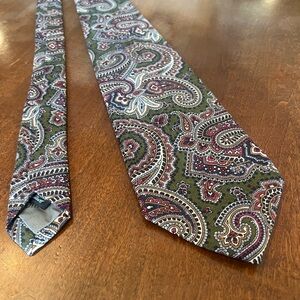 Robert Talbott Paisley Silk Tie in Green and Red